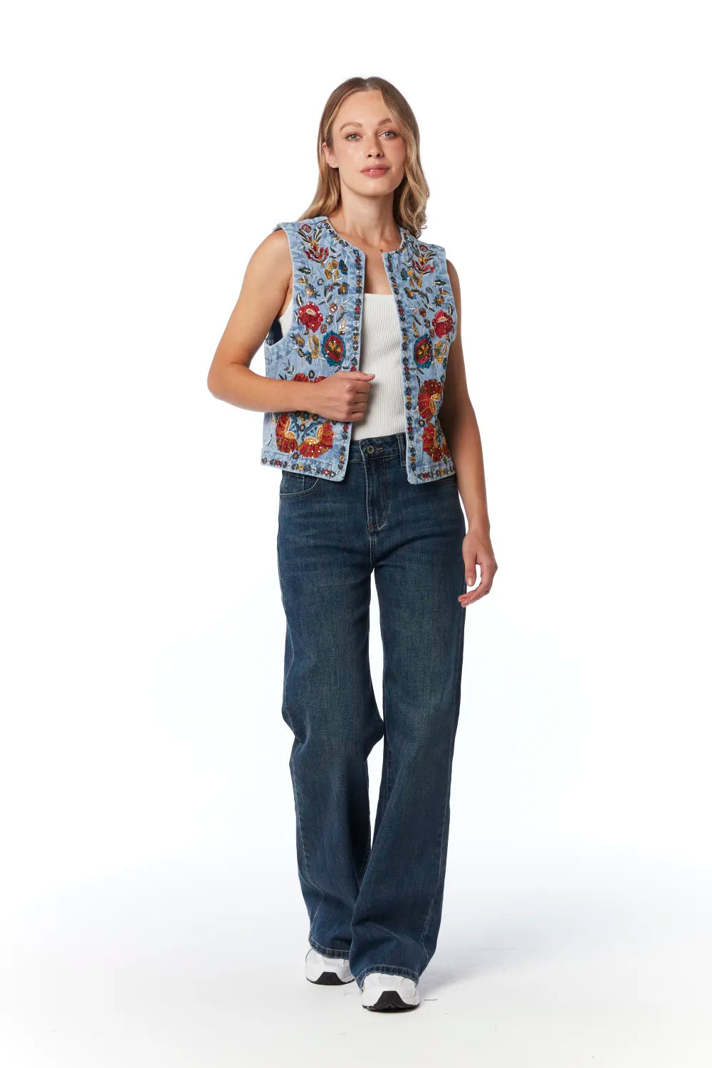 Denim vest embroidered with flower on the front