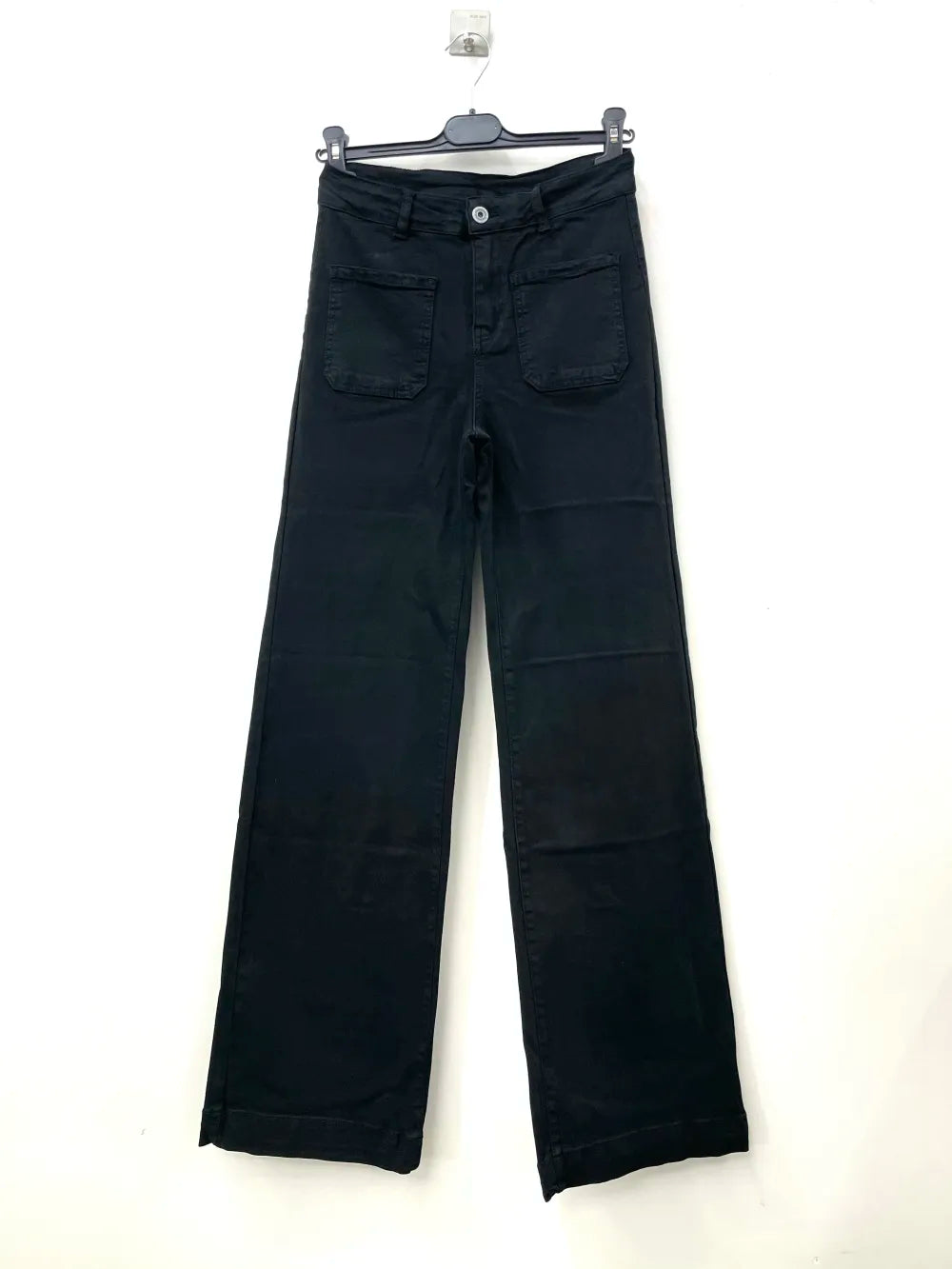 Straight jeans with front pocket