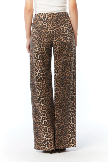 Skinny jeans with animal print