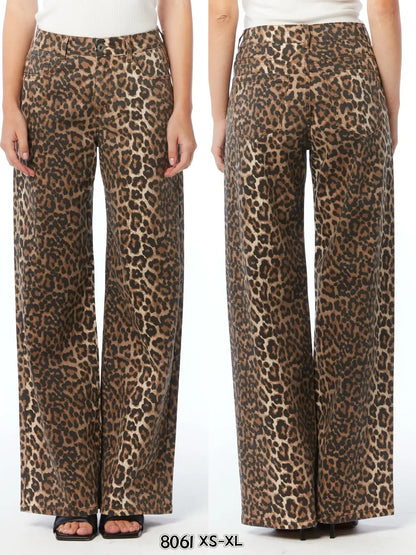 Skinny jeans with animal print