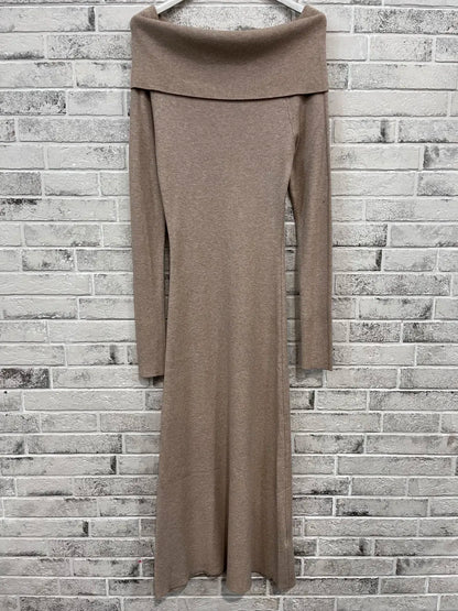 Long knitted dress with boat neck